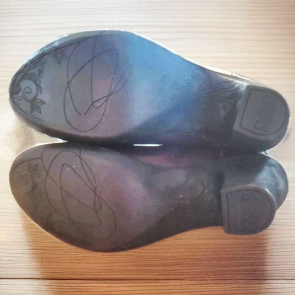 Cloud Footwear Burgundy With Black Snakeskin Ankle Boots - Picture 4 of 4